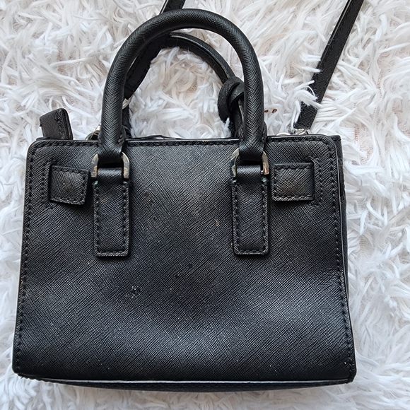 Michael Kors Black and White Crossbody Bag with Sophisticated Design - Picture 7 of 7